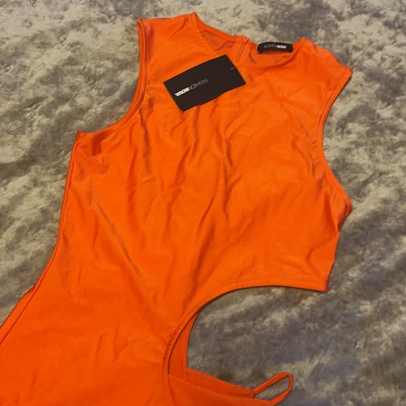 Cut out the good part midi dress - Picture 3 of 3